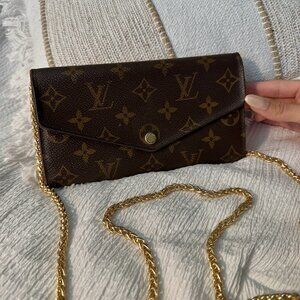 Authentic Louis Vuitton Monogram Canvas Sarah Wallet